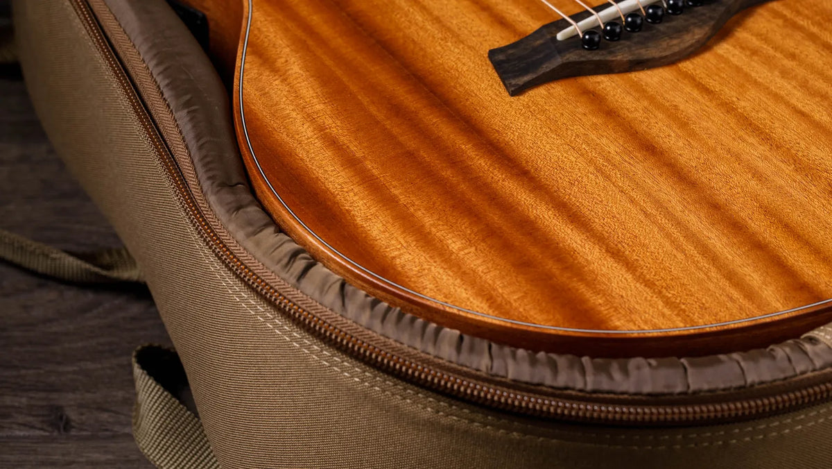 Taylor GS Mini-e Mahogany Acoustic-Electric Guitar, Natural