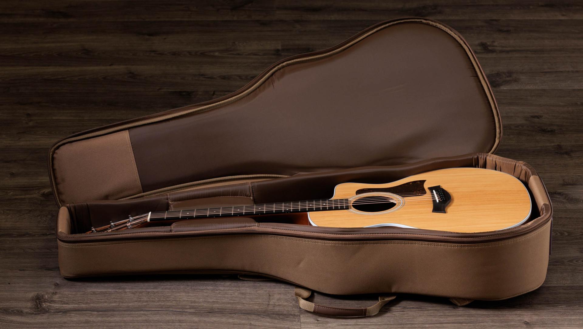 Taylor 214ce Grand Auditorium A/E Guitar - Natural