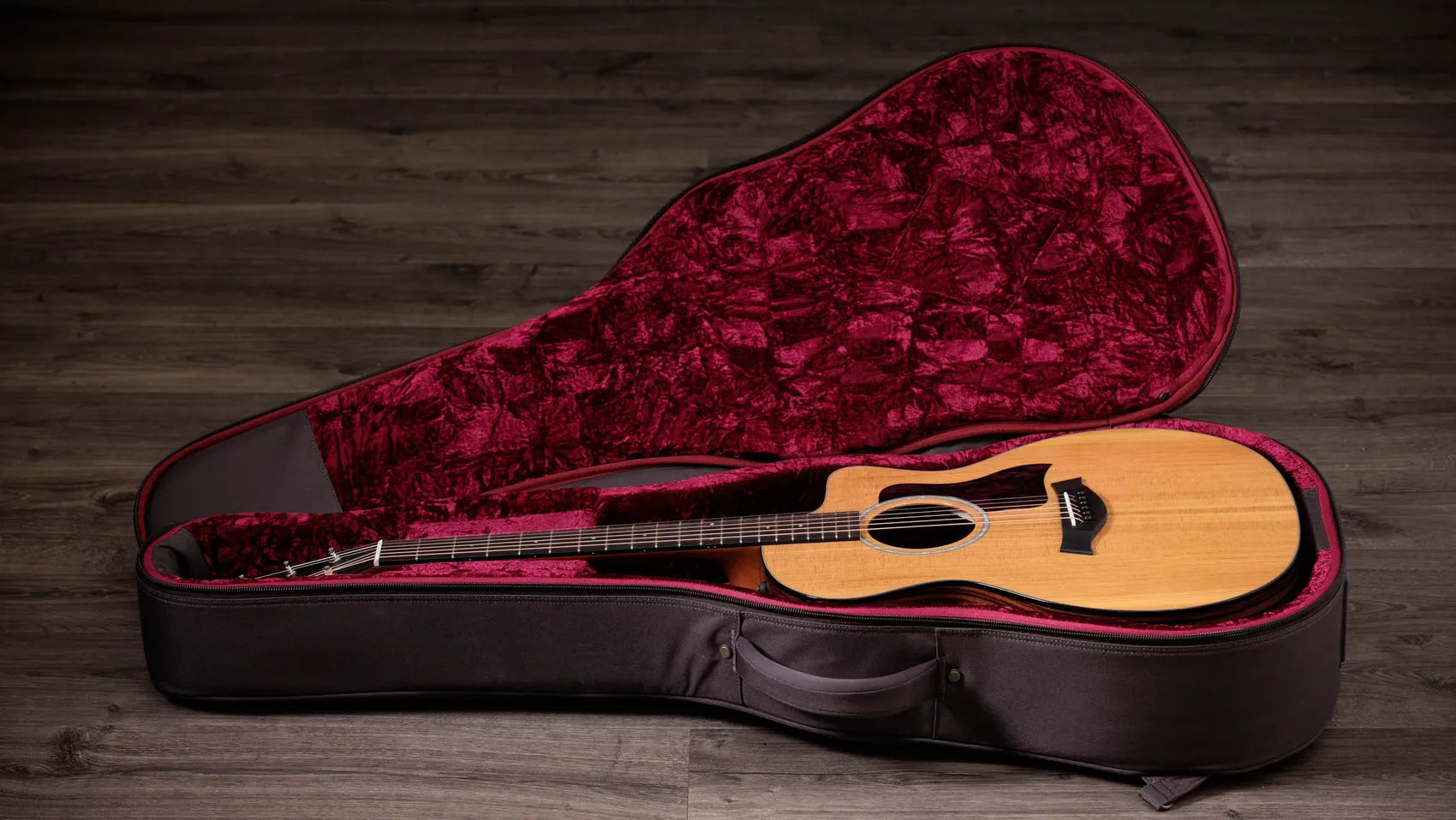 Taylor 214ce Plus Grand Auditorium Acoustic-Electric Guitar