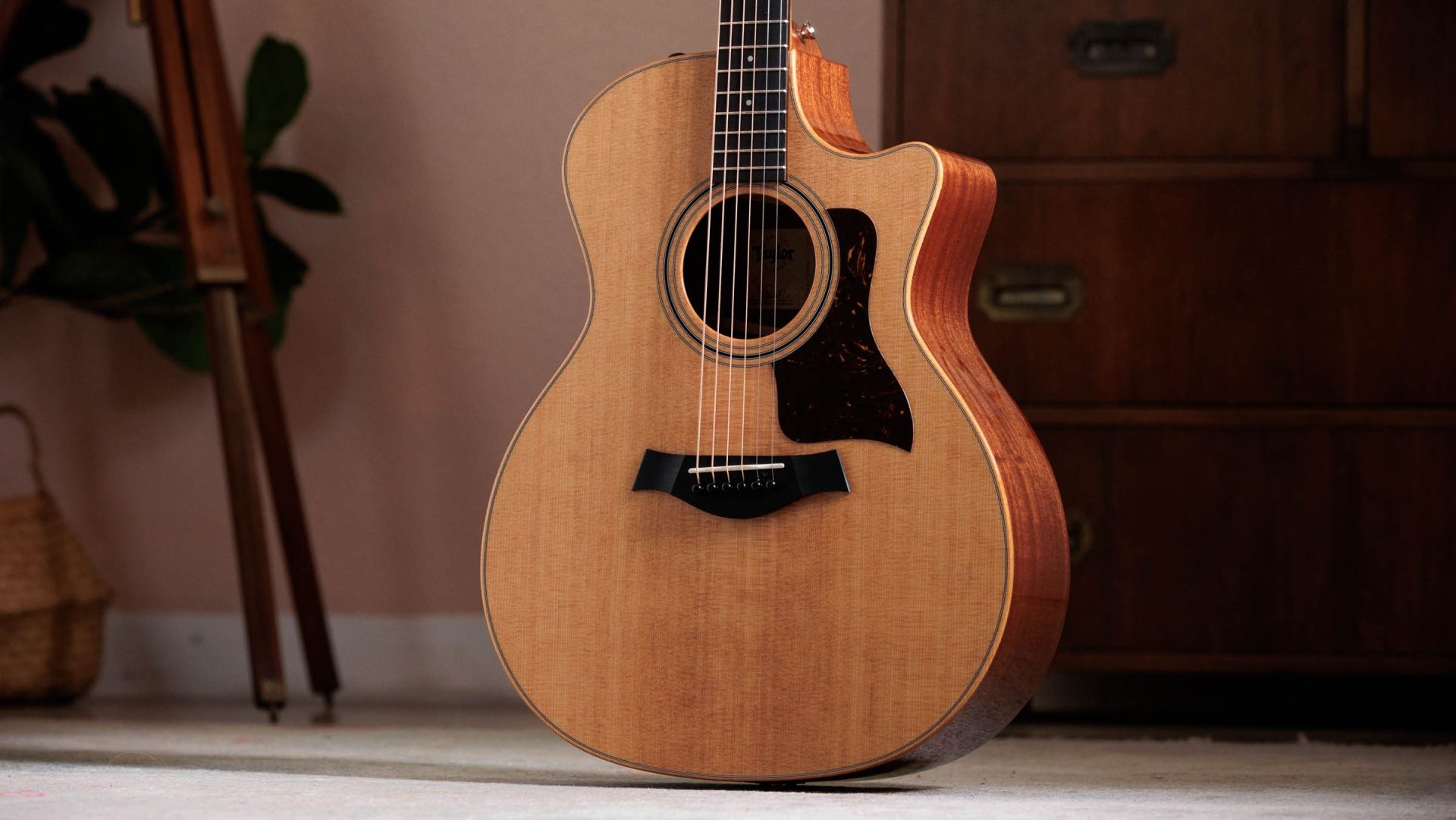 Taylor 314ce Studio Special Edition Grand Auditorium A/E Guitar - Natural