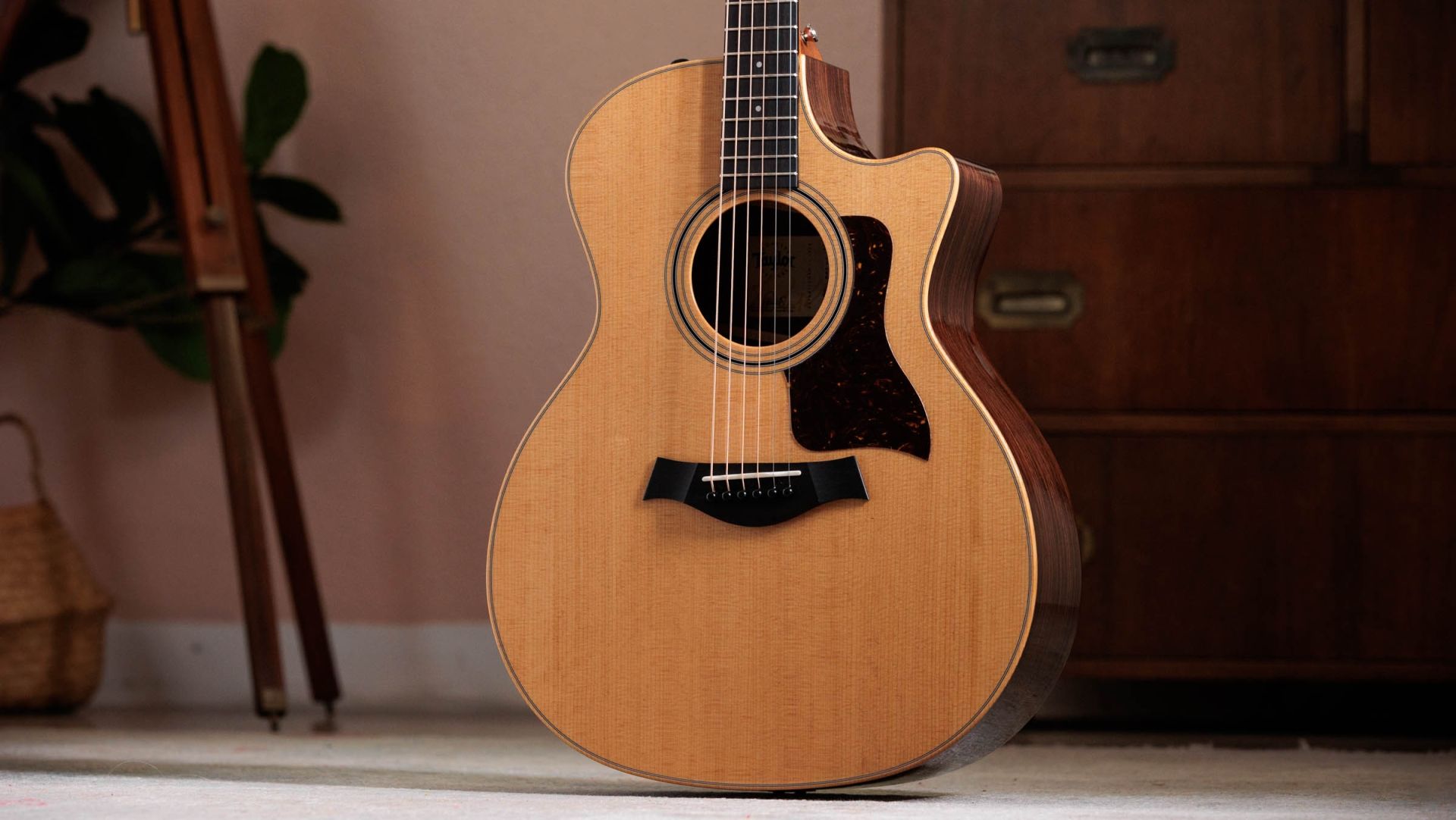 Taylor 414ce Studio Grand Auditorium Acoustic/Electric Guitar, Natural